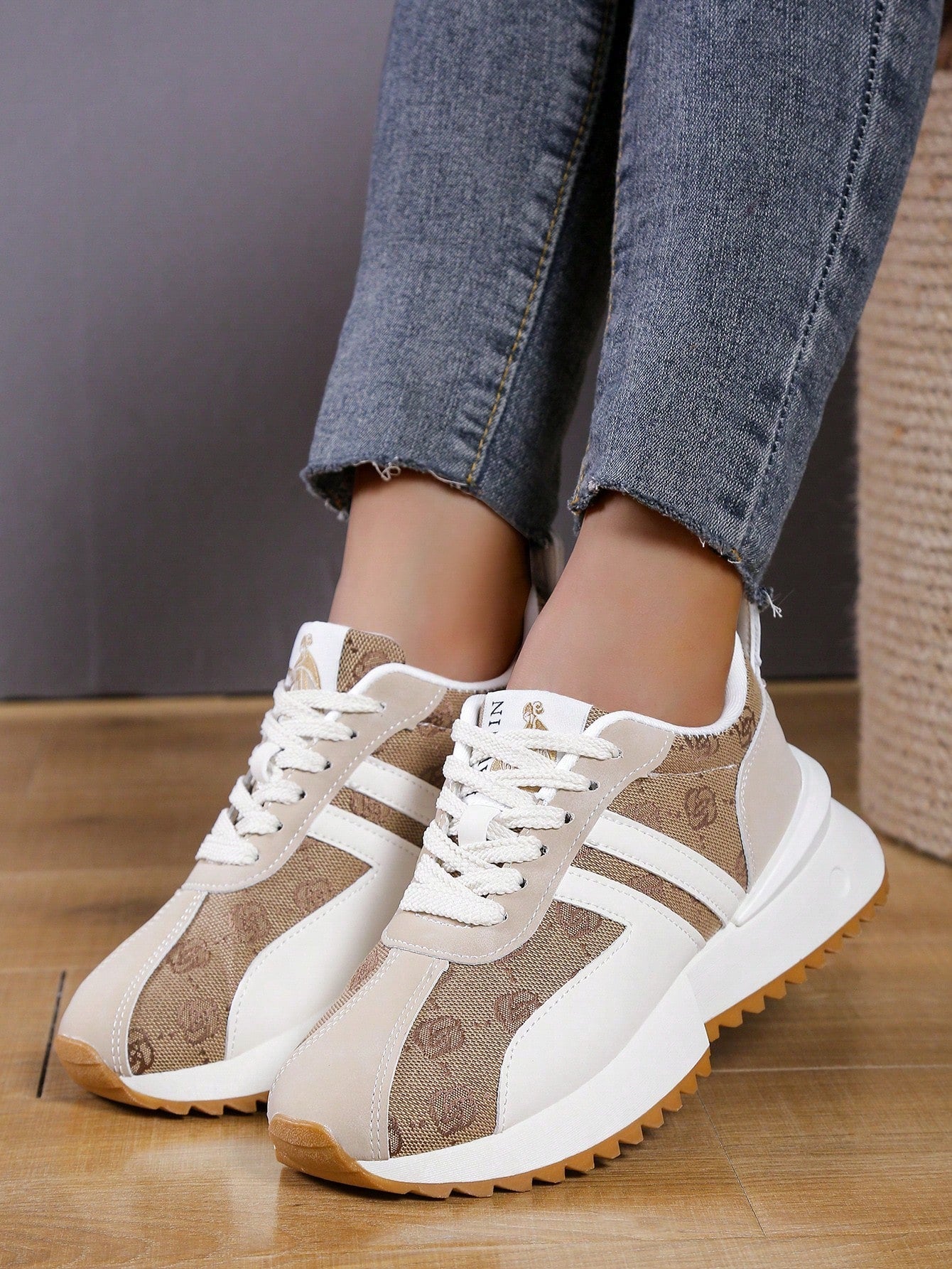 Womens Leather Lace Up Running Trainers