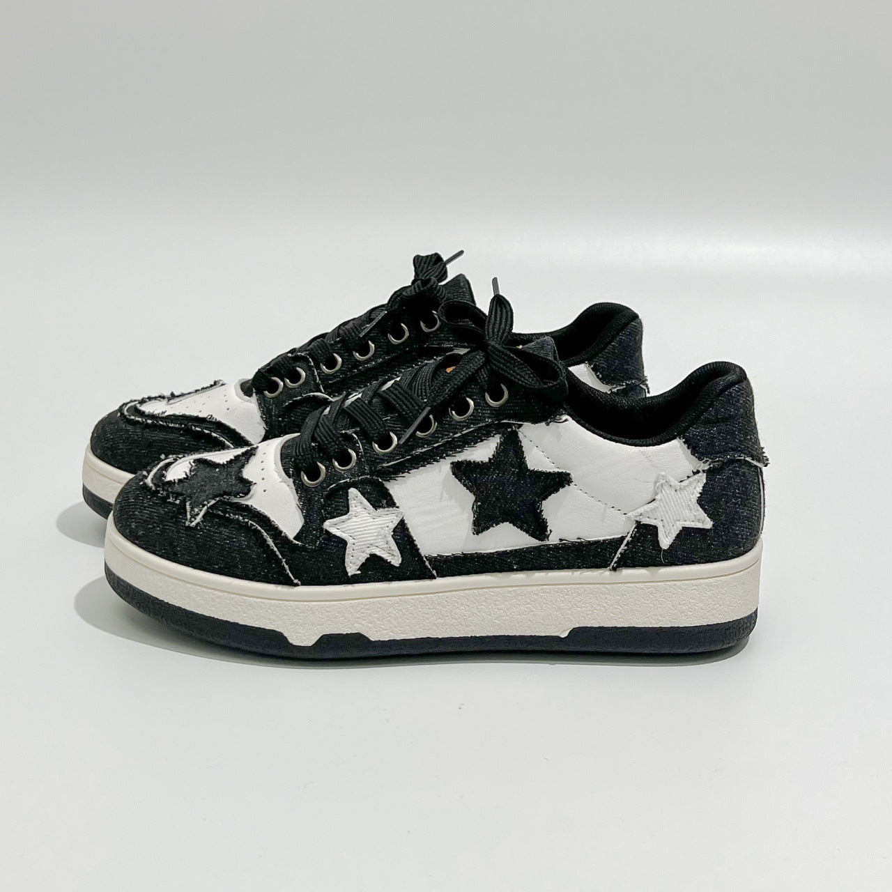 Canvas Low Top Lace Up Round Toe Trainers