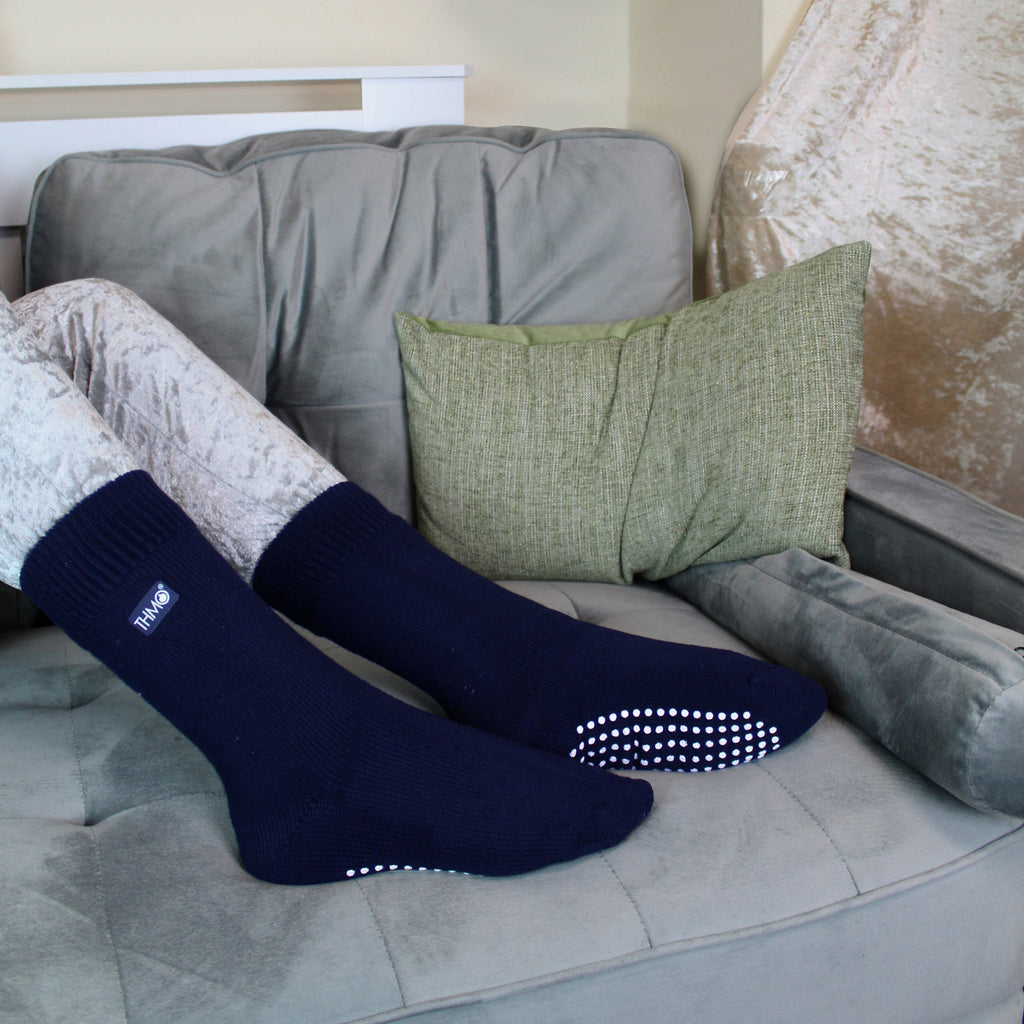 THMO 1 Pack Kids Indoor Thermal Slipper Socks with Grips (3 Sizes)