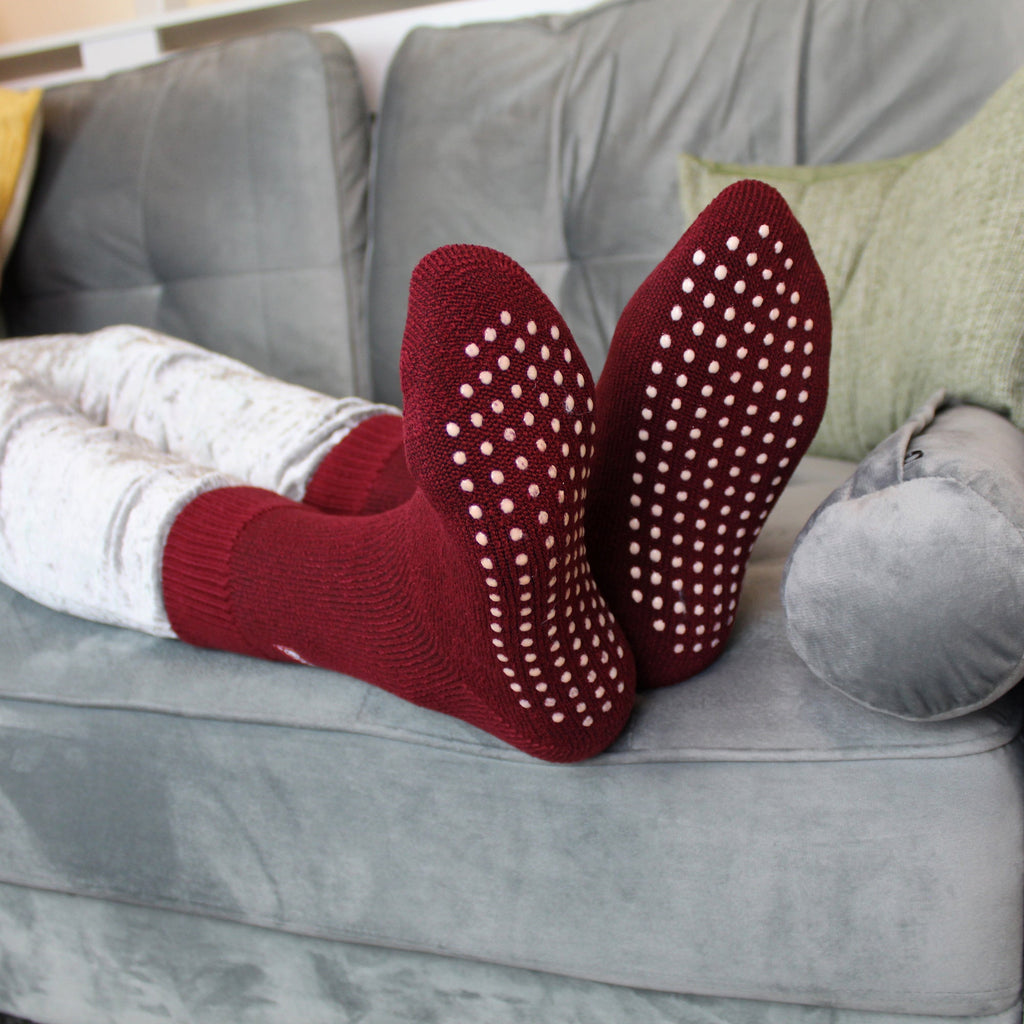 THMO 1 Pack Kids Indoor Thermal Slipper Socks with Grips (3 Sizes)