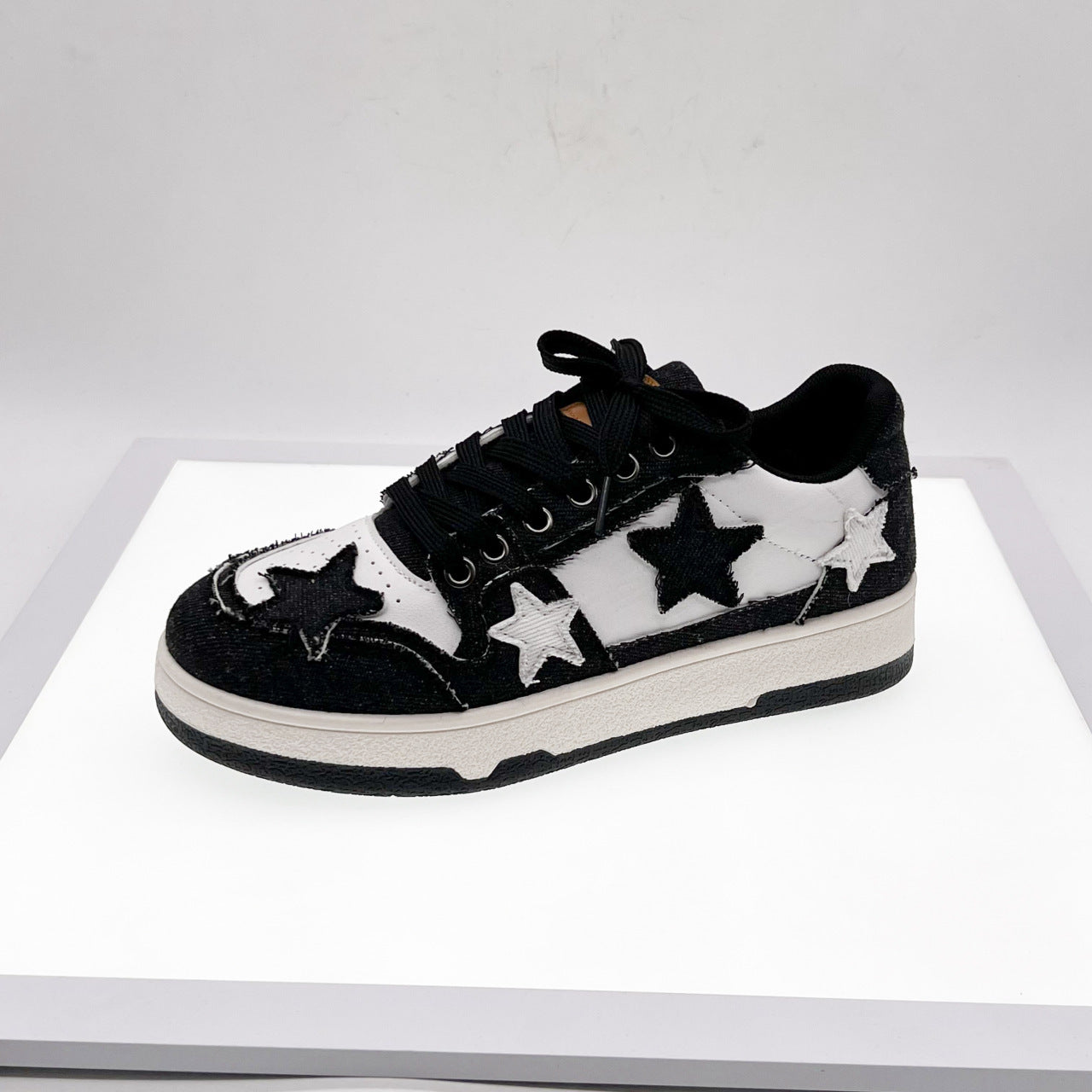 Canvas Low Top Lace Up Round Toe Trainers