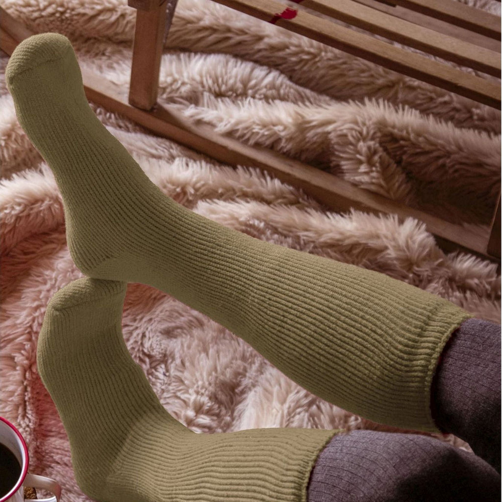 Heat Holders 2 Pack Mens Extra Long Knee High Ski Socks