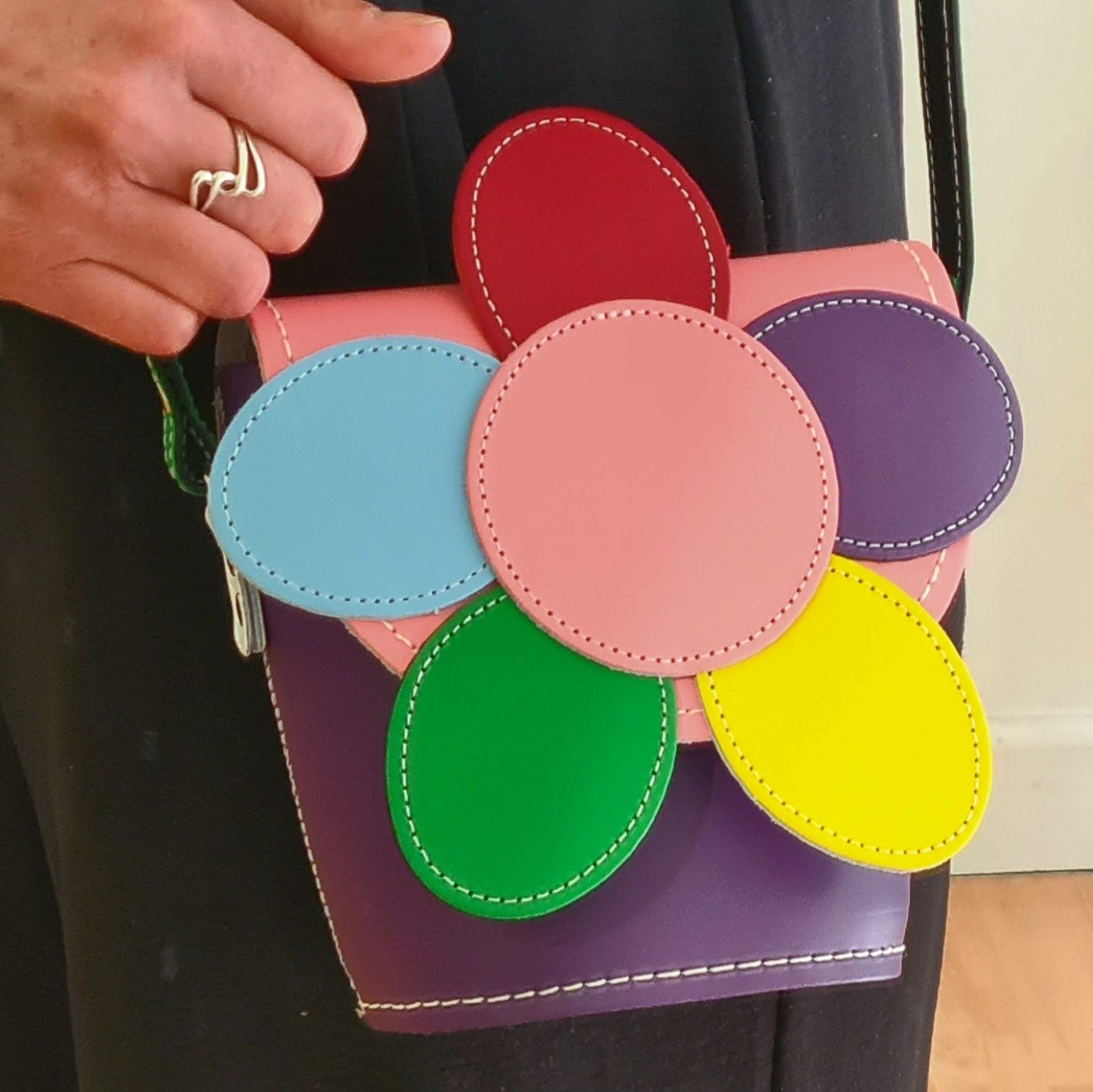 Zatchels Classic Kaleidoscope Daisy Leather Barrel Bag