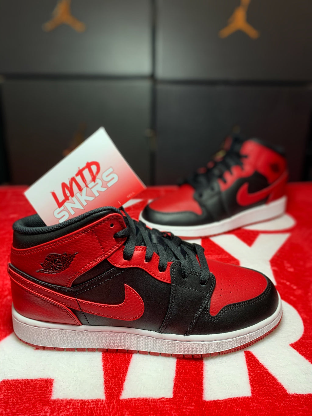 Air Jordan 1 Mid Banned 2020 Trainers