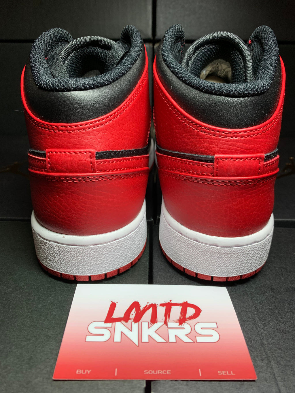 Air Jordan 1 Mid Banned 2020 Trainers