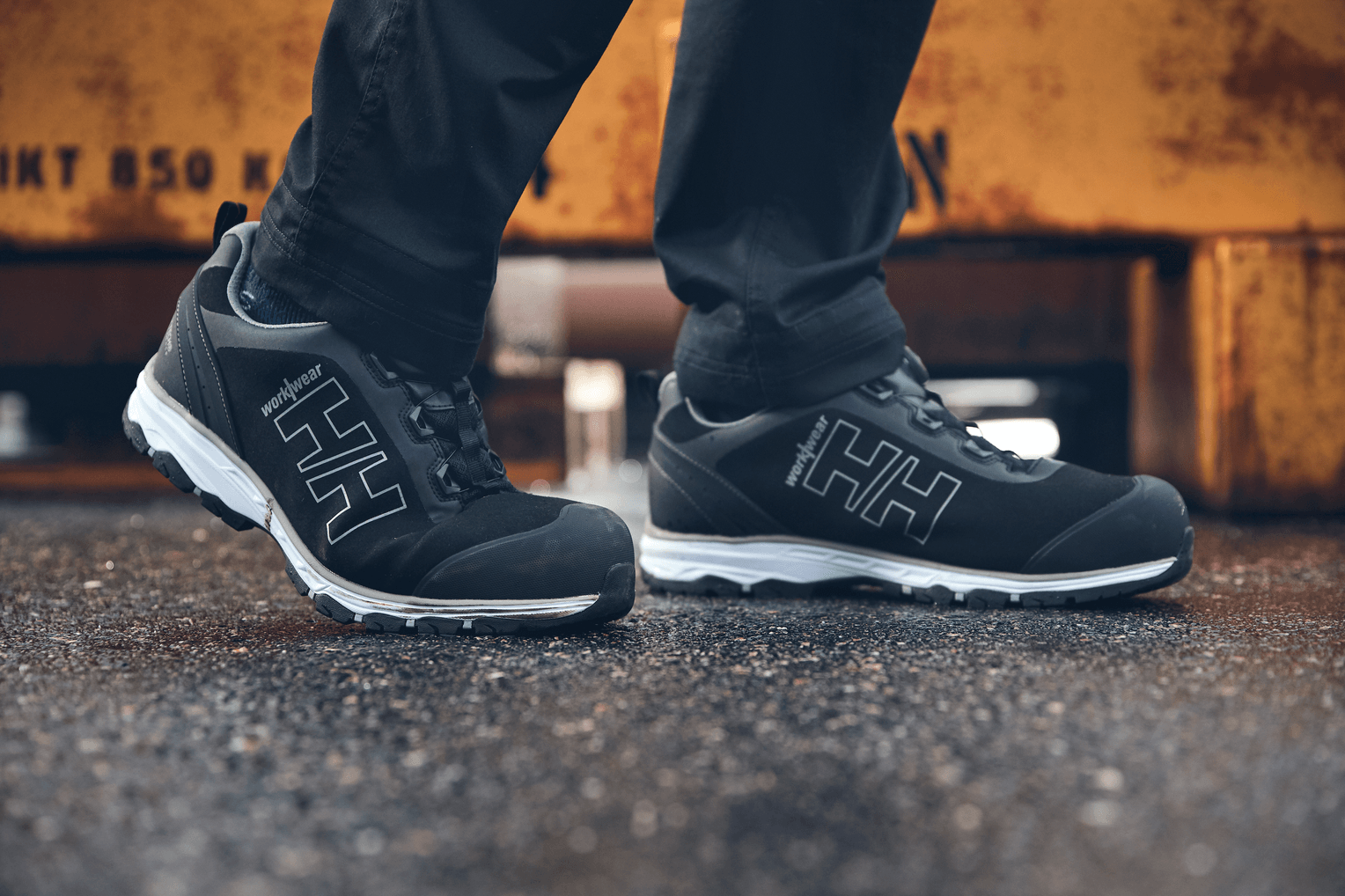 Helly Hansen 78235 Chelsea Evolution BOA Wide Black / Grey Safety Trainers