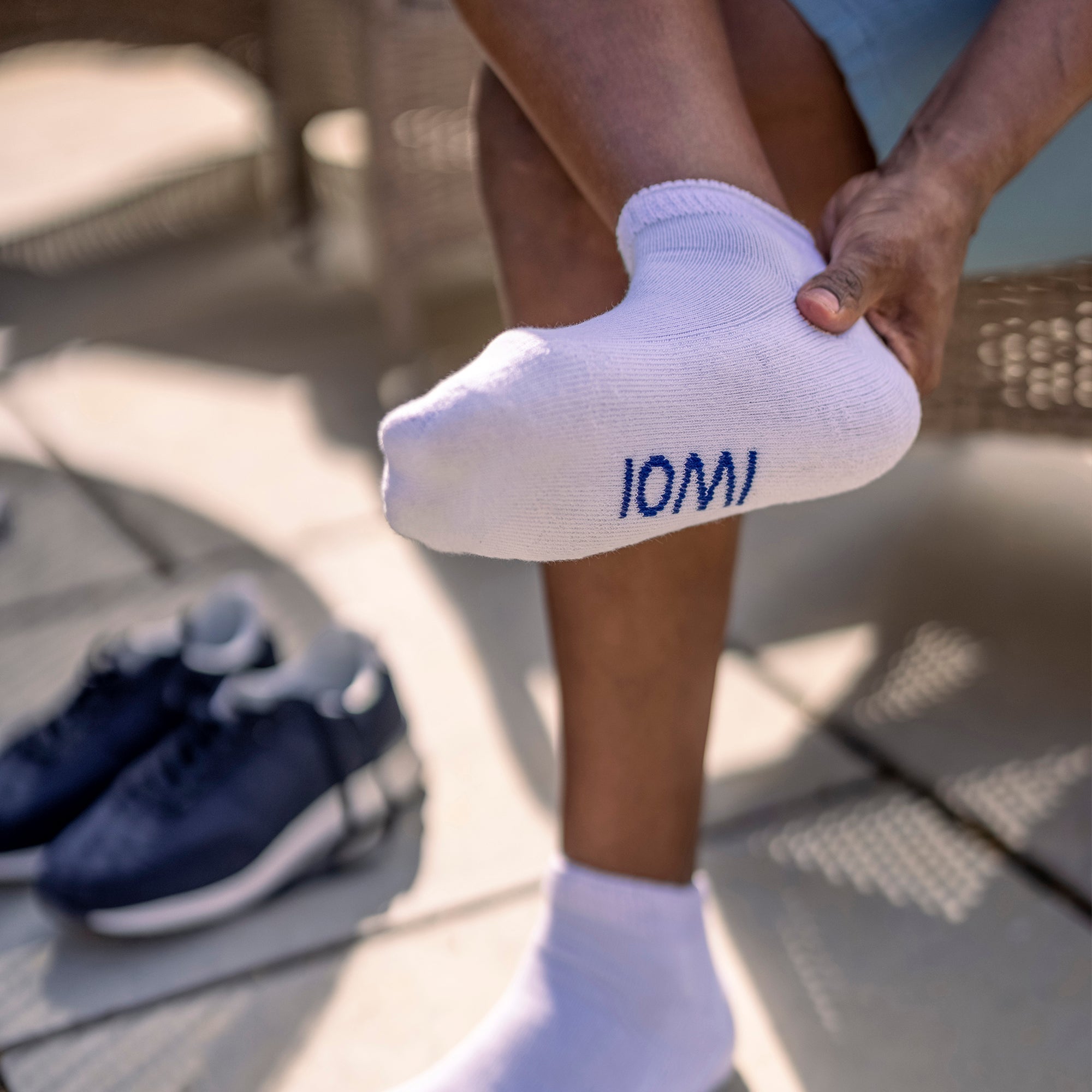 IOMI 12 Pair Unisex Low-Cut Diabetic Trainer Socks: Ideal for Swollen Feet and Ankle