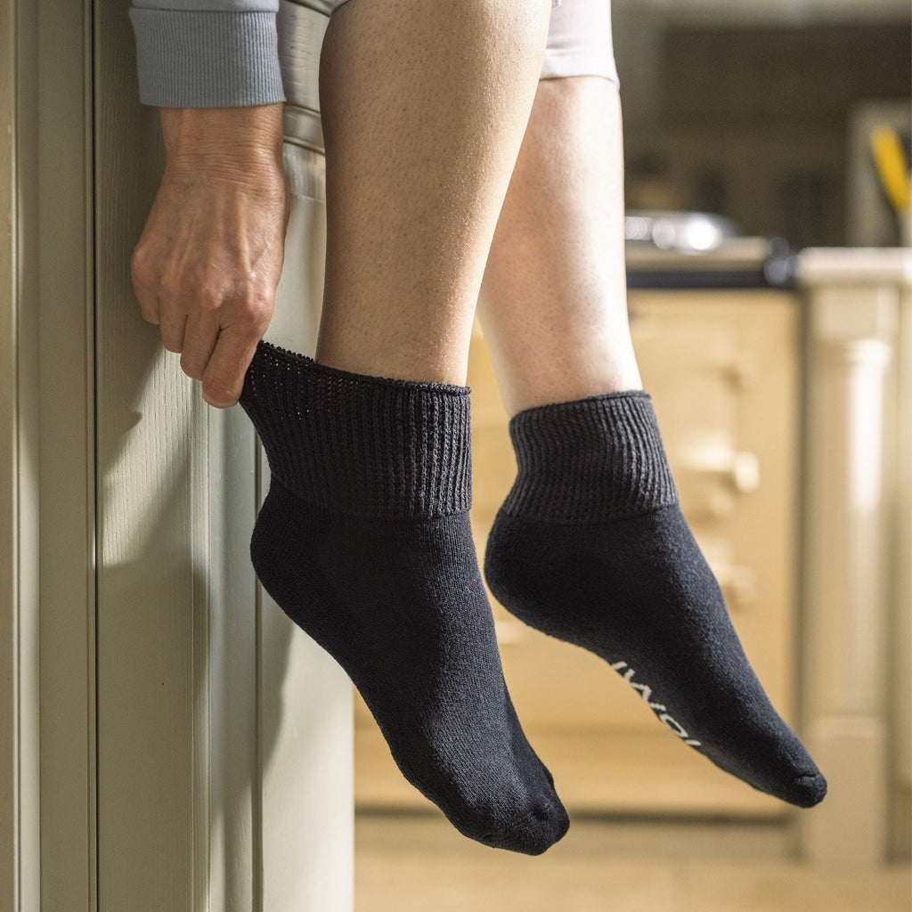 IOMI 3 Pack Extra Wide Cotton Low Cut Ankle Diabetic Socks