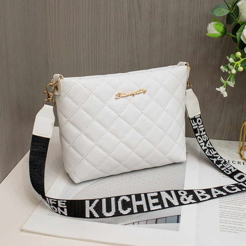 Lingge Embroidered Small Chain Crossbody Bag