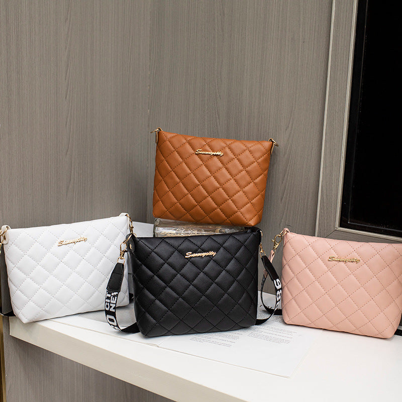 Lingge Embroidered Small Chain Crossbody Bag