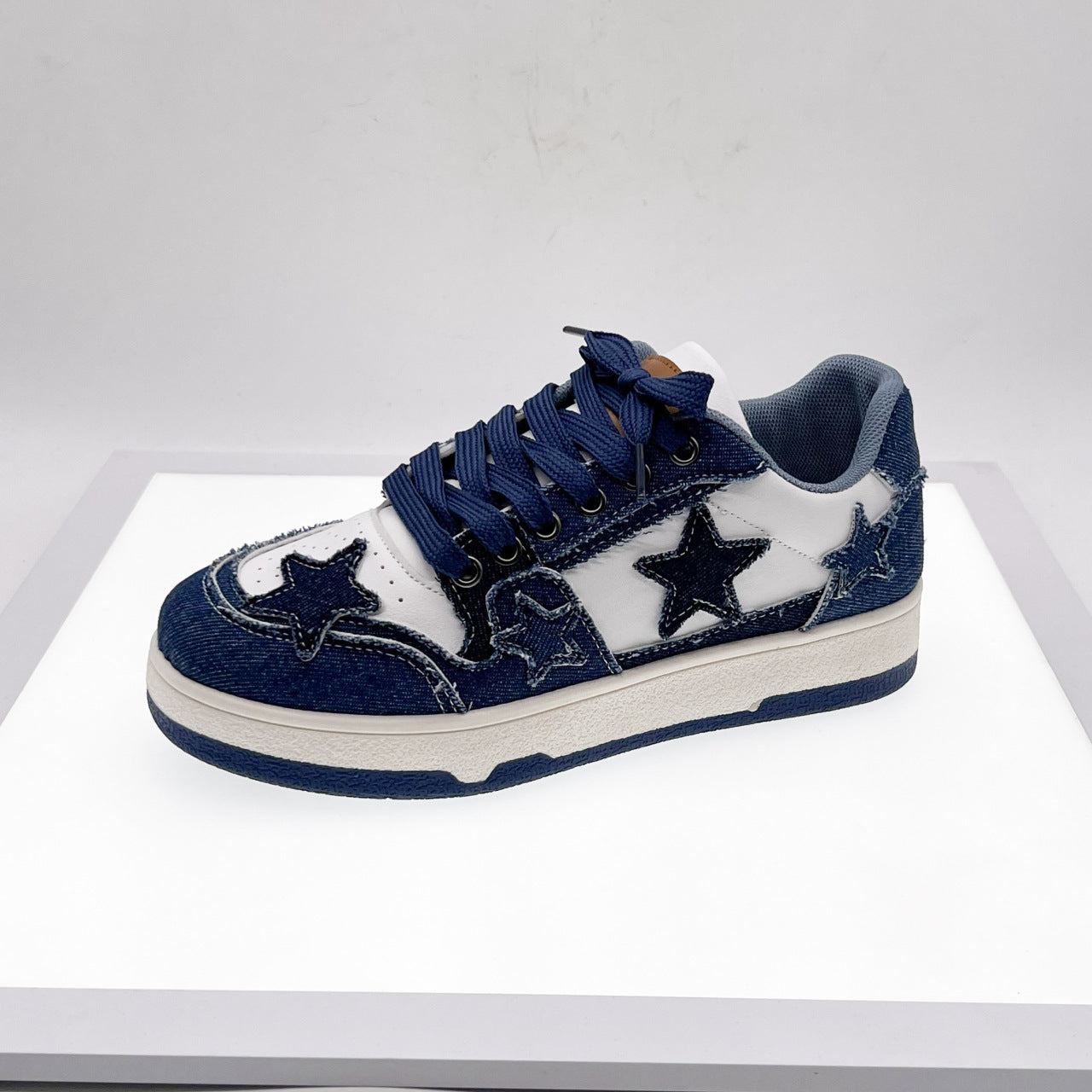 Canvas Low Top Lace Up Round Toe Trainers