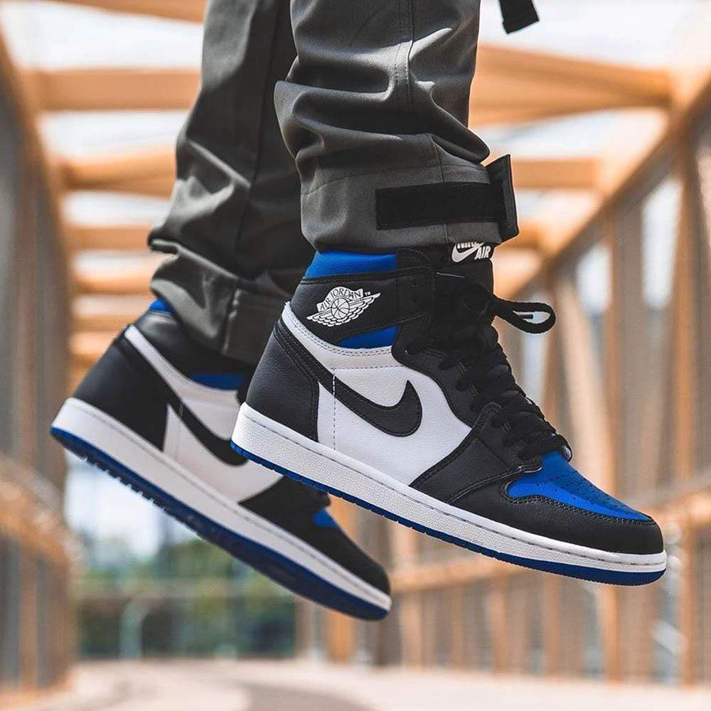 Air Jordan 1 High OG Royal Toe trainers extra product angle