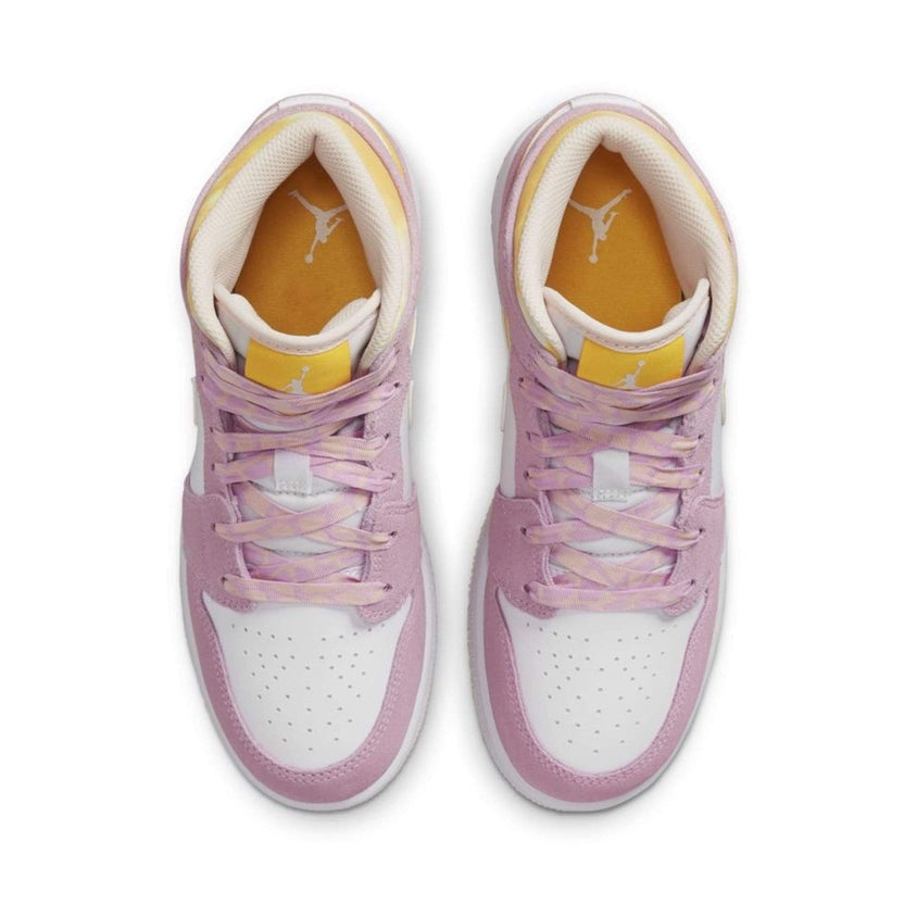 Air Jordan 1 Mid SE Arctic Pink Trainers