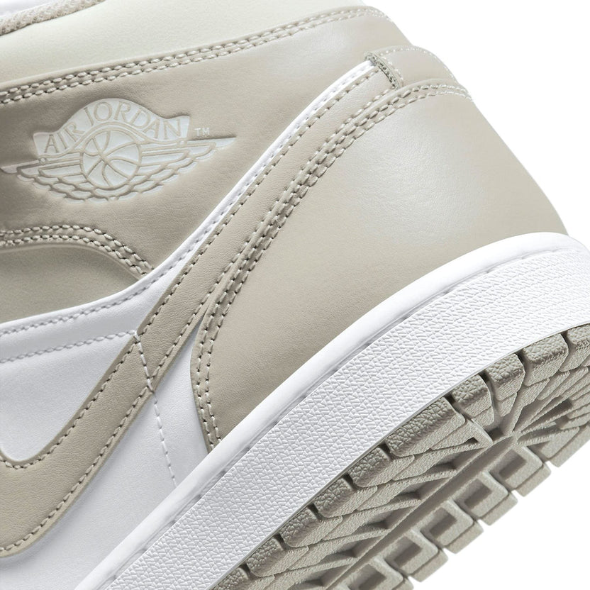 Air Jordan 1 Mid Linen Trainers