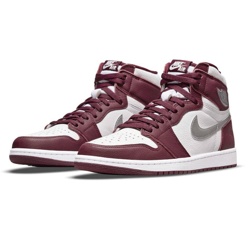 Air Jordan 1 Retro High OG Bordeuax Trainers