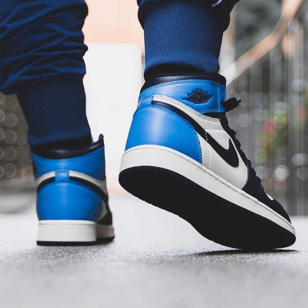 Air Jordan 1 High OG Obsidian UNC trainers extra product angle