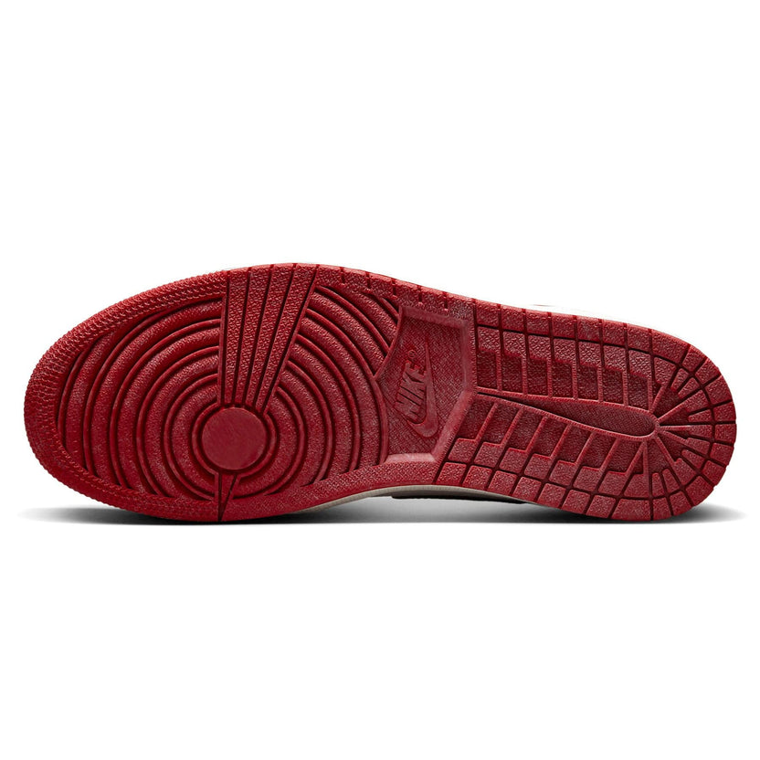 Air Jordan 1 Retro High OG Chicago Lost And Found Trainers