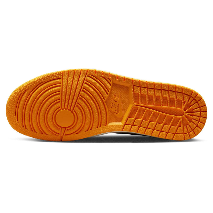 Air Jordan 1 Retro High OG Taxi Trainers