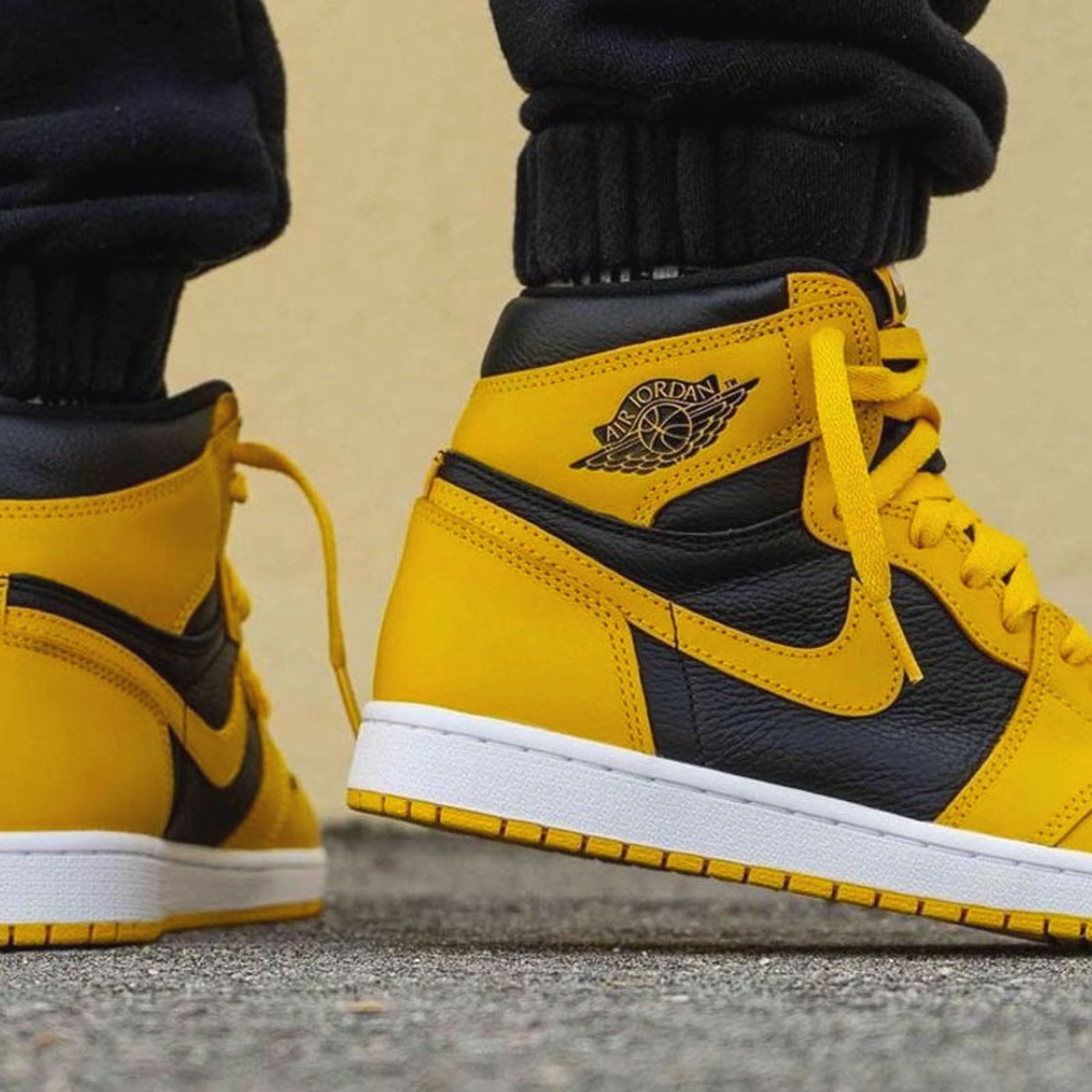 Air Jordan 1 High Retro OG Pollen trainers extra product angle