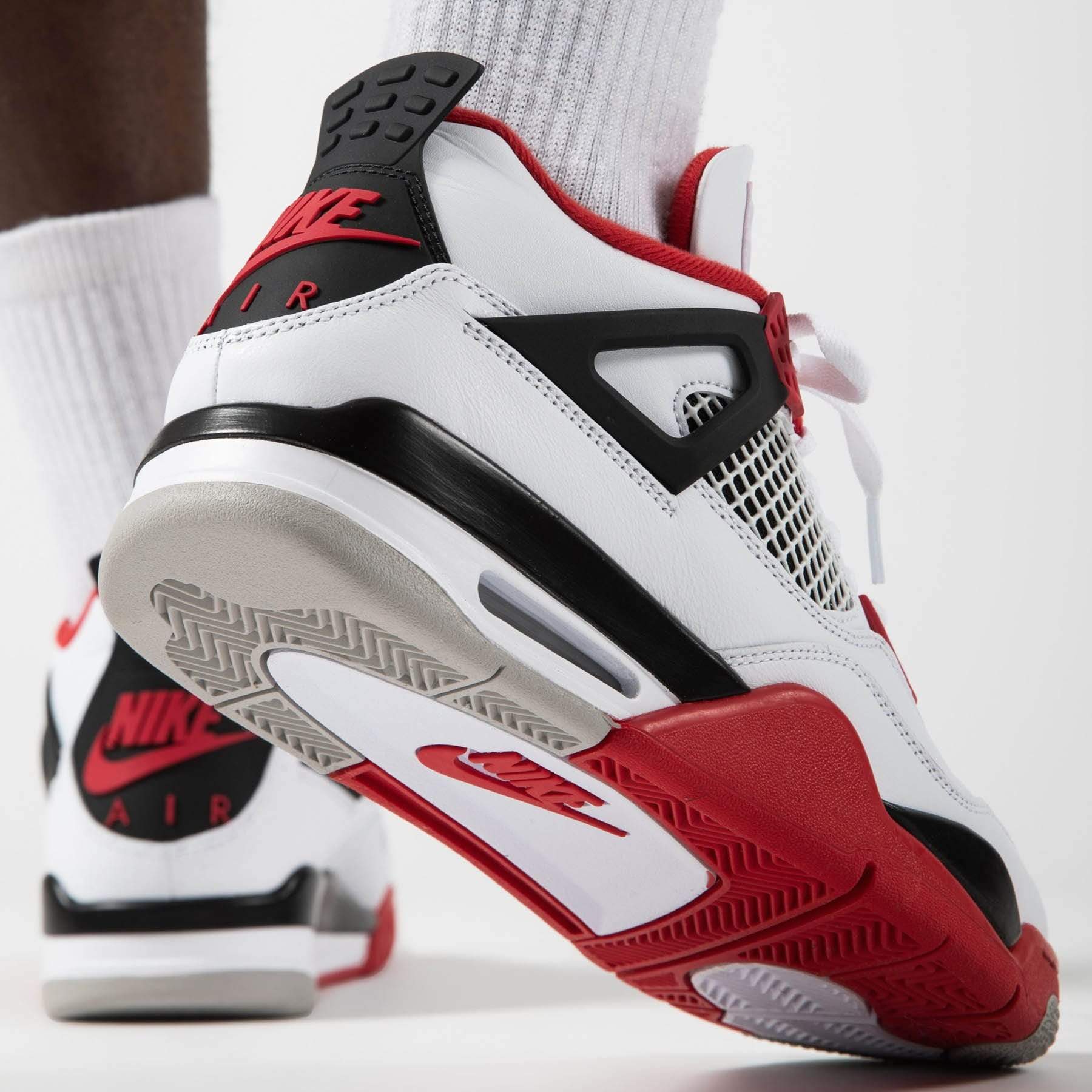 Air Jordan 4 Retro OG Fire Red 2020 trainers extra product angle