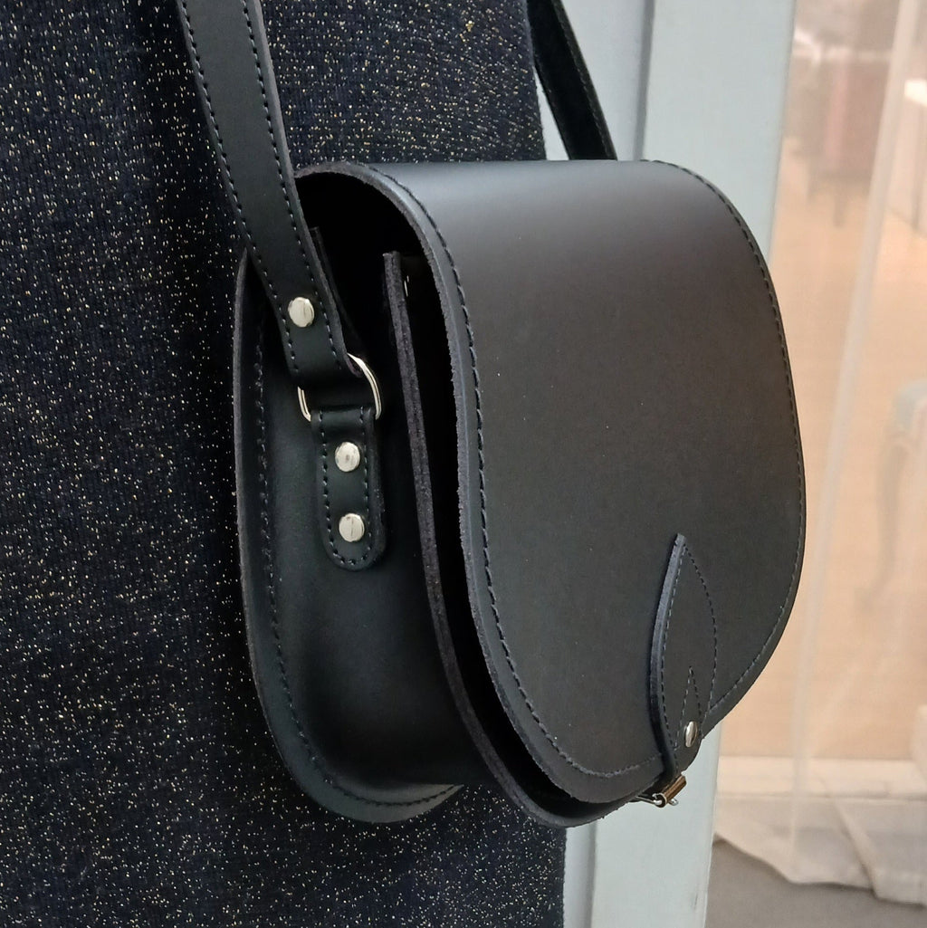 Zatchels Black handmade saddle bag small size model view