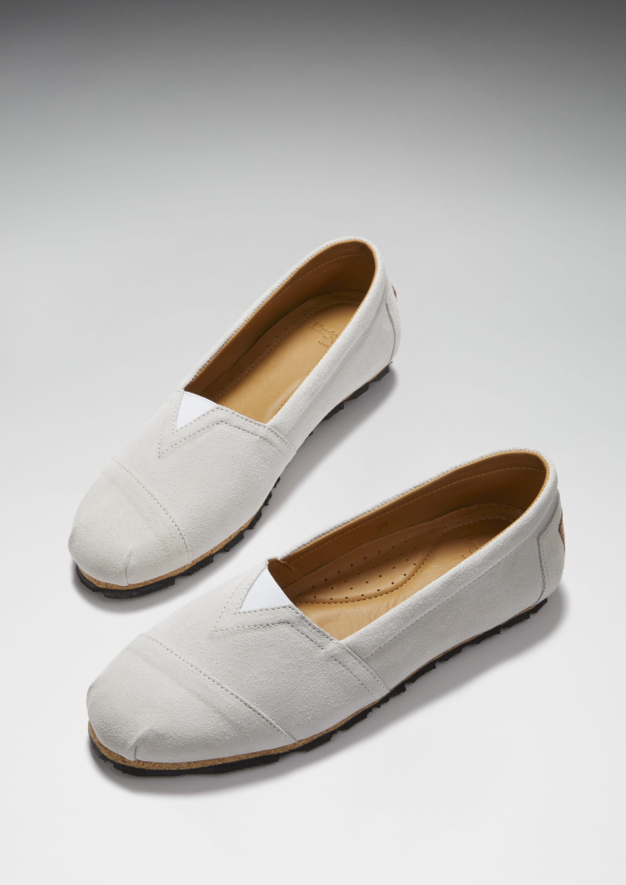 Hugs & Co Womens Chukka Espadrilles White Suede